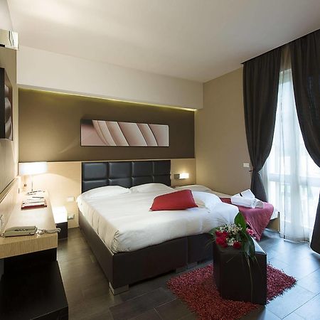 Unahotels Villa Dei Platani Foligno Exteriér fotografie